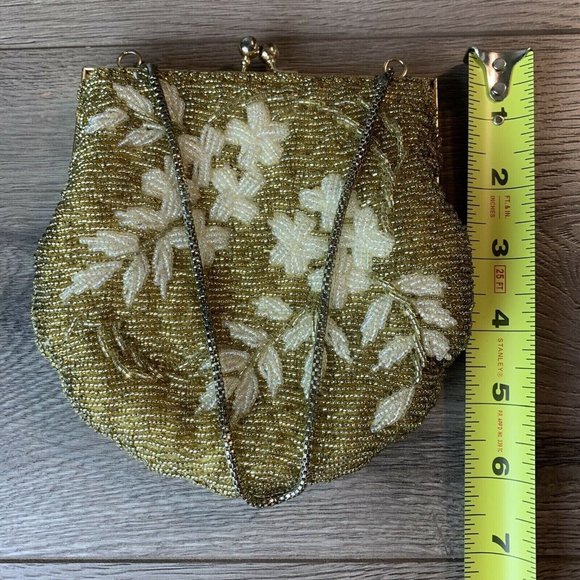 Gold/White Bead FloralClutch/Purse. Kiss Lock Close Snake Chain Strap vintage - Picture 7 of 10